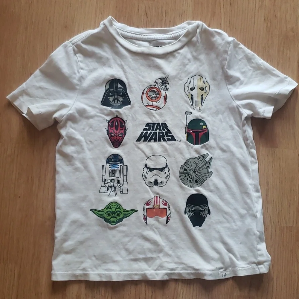 8 Short Sleeve Boy's T-shirts Size 4 T